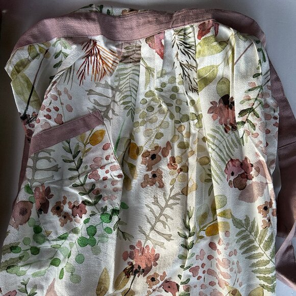 NWT WORLD MARKET Floral Watercolor Design APRON Bib Front Lg Pockets - Picture 2 of 5